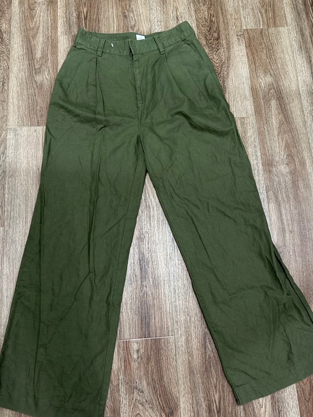 GAP Pleated Linen Pant